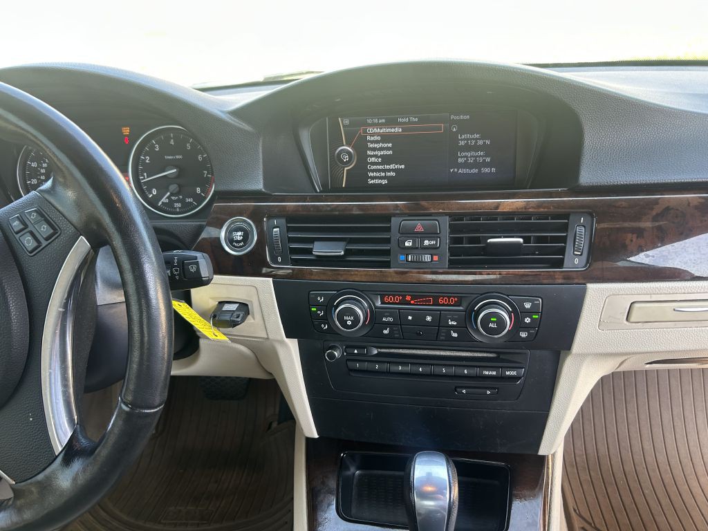 2012 BMW 3 Series Image 18