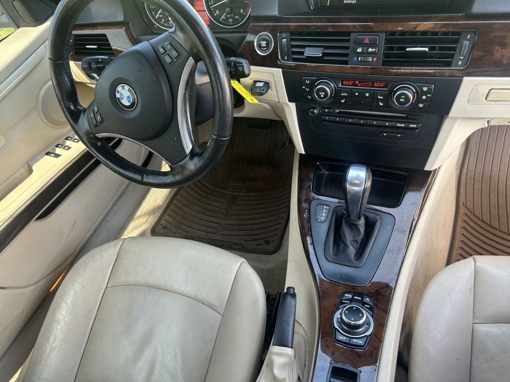 2012 BMW 3 Series Image 19