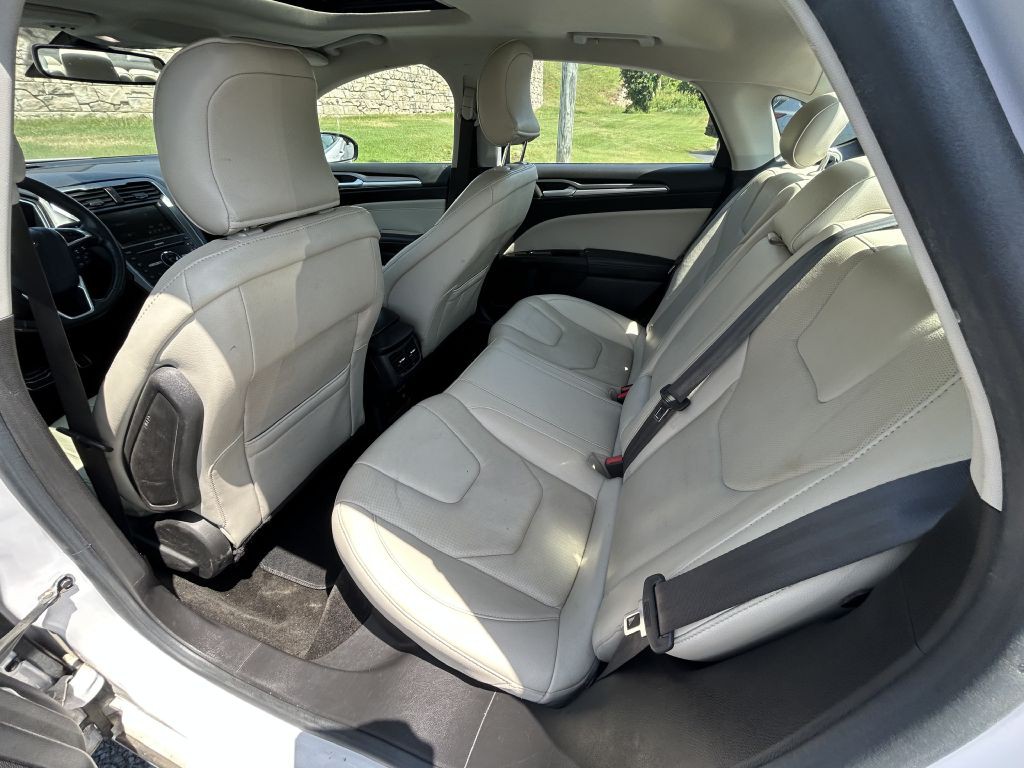 2016 Ford Fusion Image 12