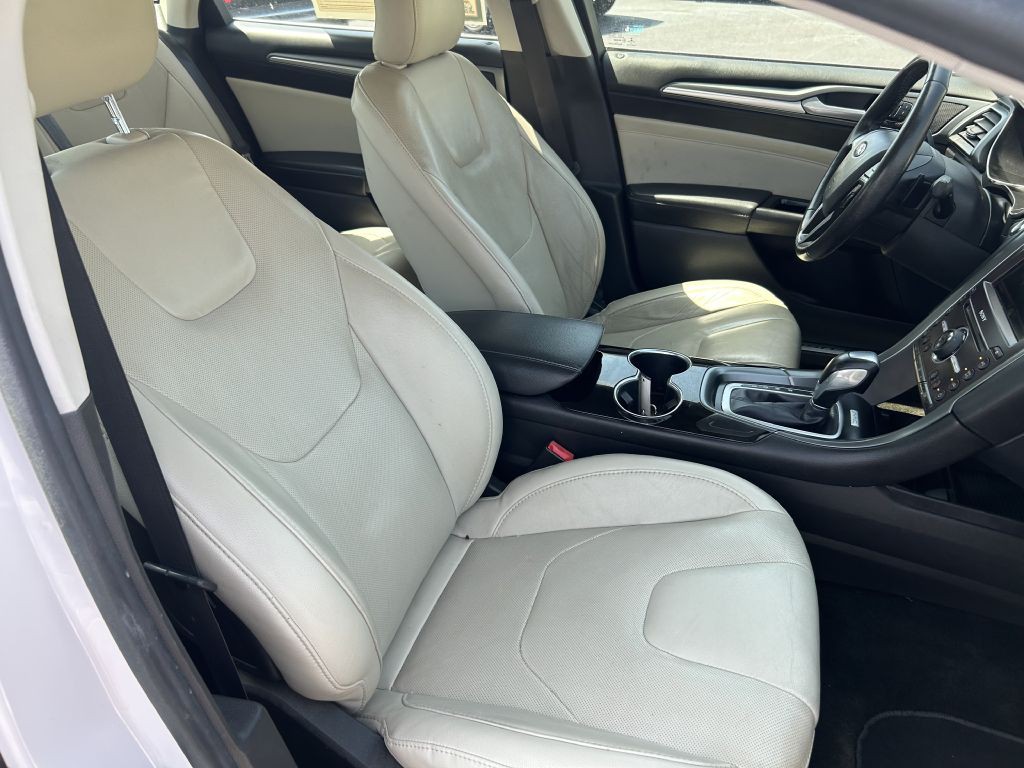 2016 Ford Fusion Image 18