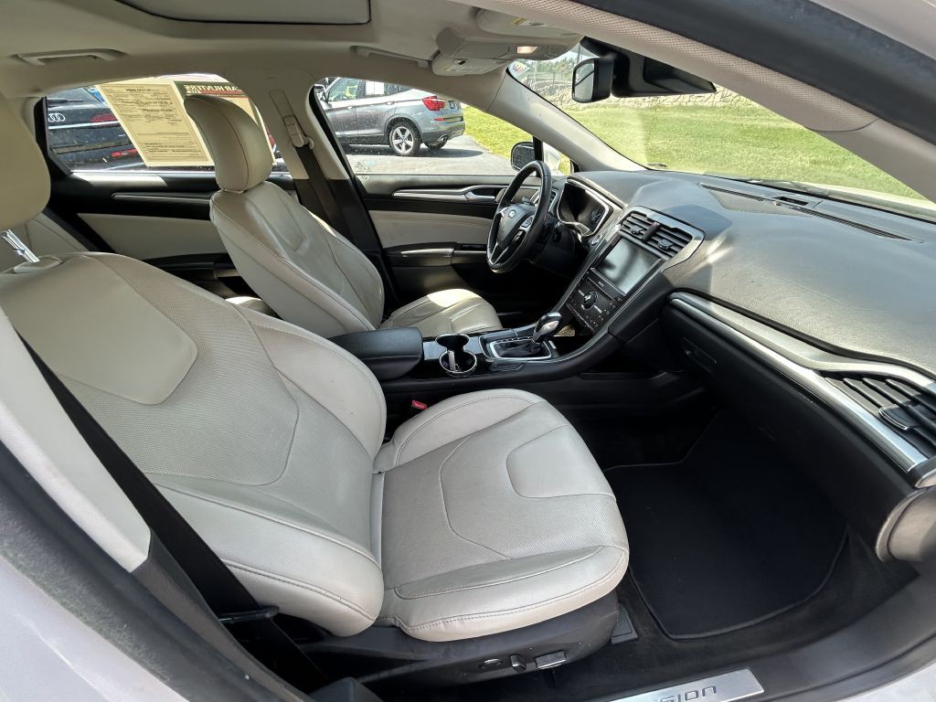 2016 Ford Fusion Image 19