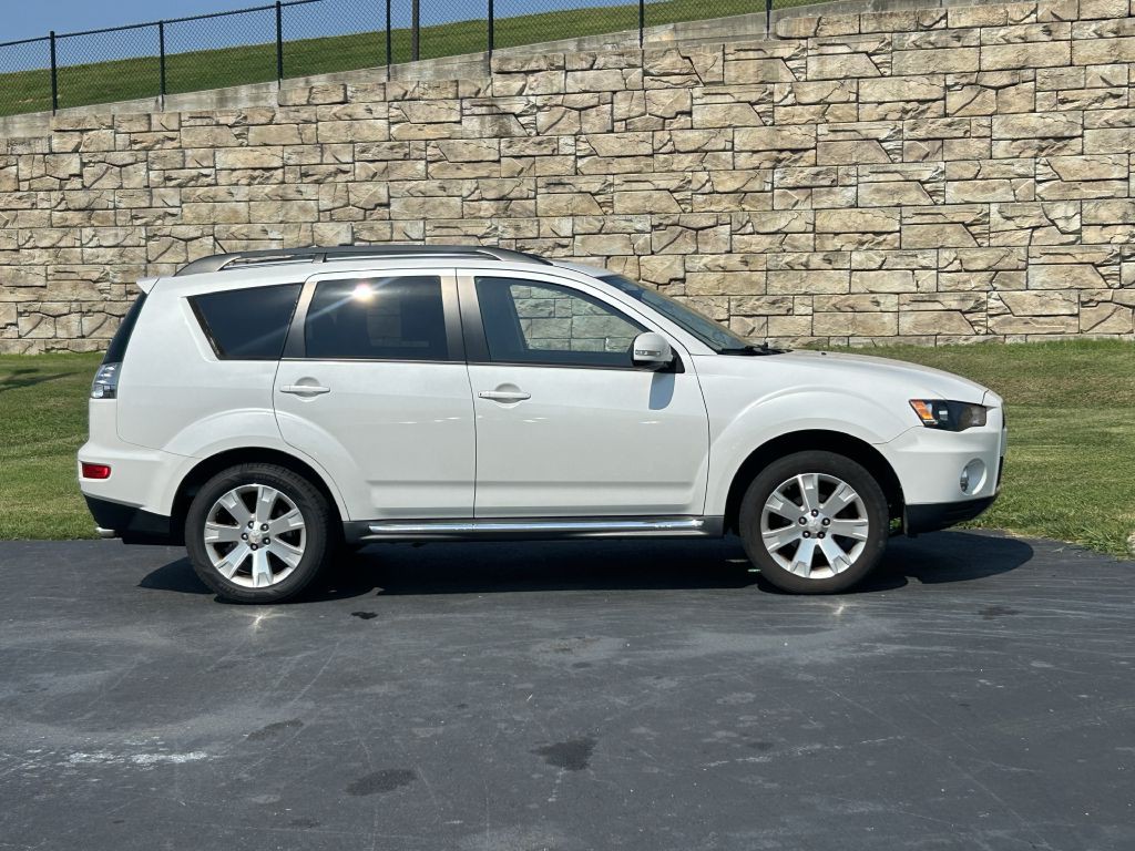 2013 Mitsubishi Outlander Image 3