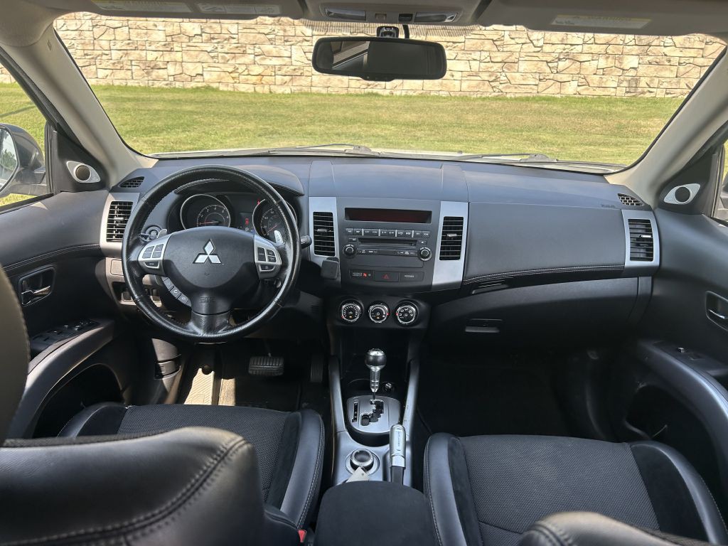 2013 Mitsubishi Outlander Image 15