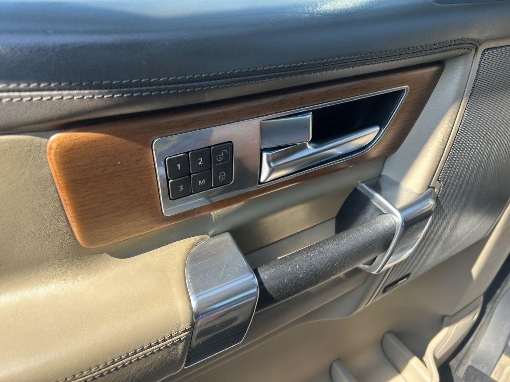 2016 Land Rover LR4 Image 8
