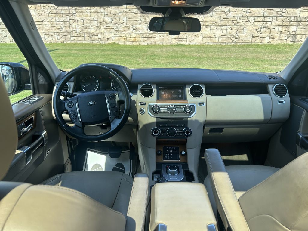 2016 Land Rover LR4 Image 17
