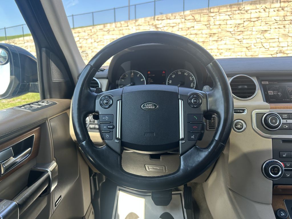 2016 Land Rover LR4 Image 19