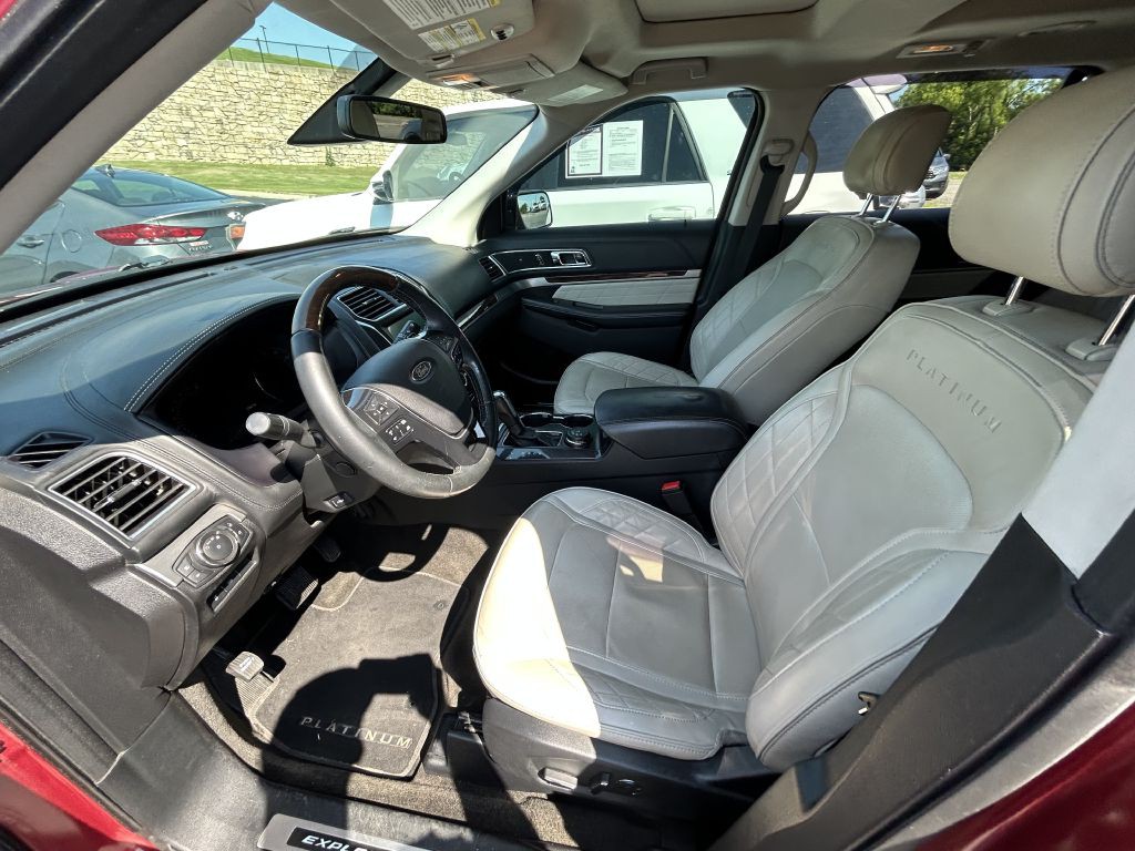2017 Ford Explorer Image 9
