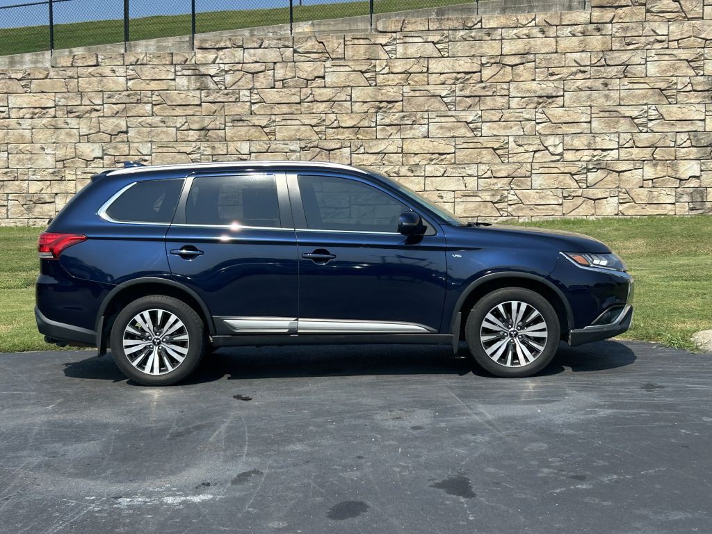 2019 Mitsubishi Outlander Image 3