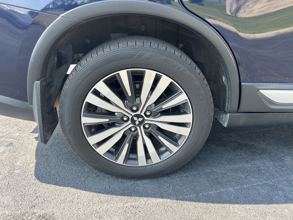 2019 Mitsubishi Outlander Image 6