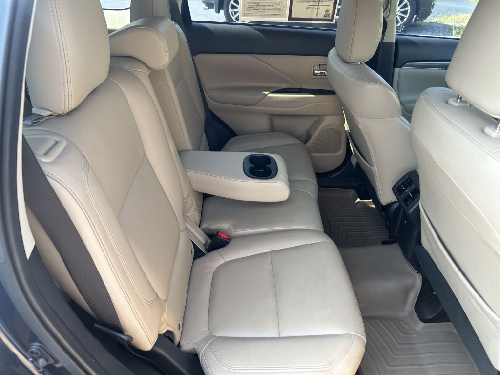 2019 Mitsubishi Outlander Image 15