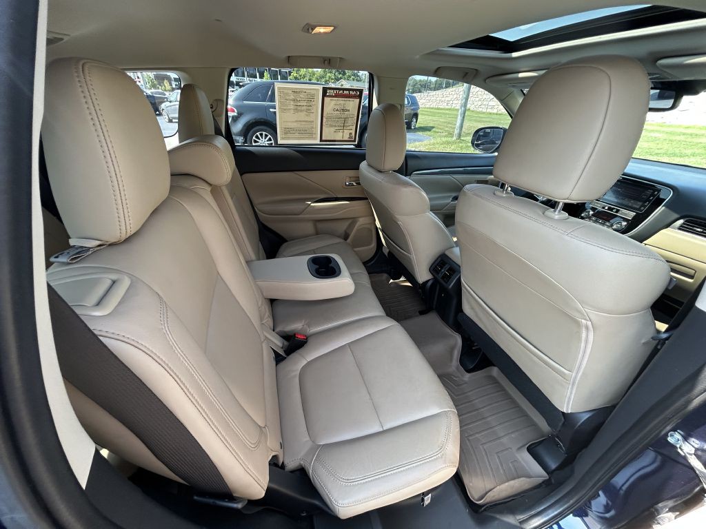 2019 Mitsubishi Outlander Image 16