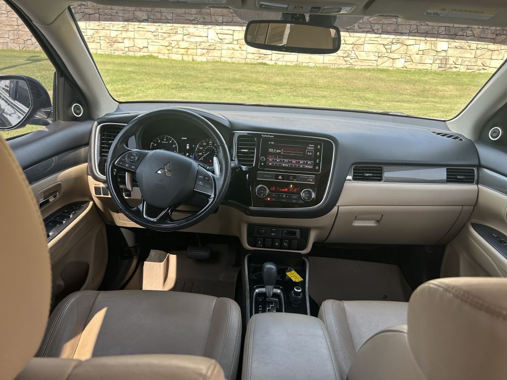 2019 Mitsubishi Outlander Image 17