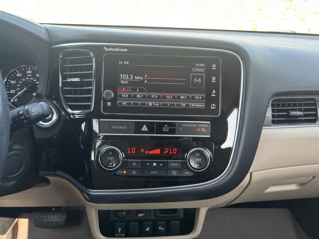 2019 Mitsubishi Outlander Image 18