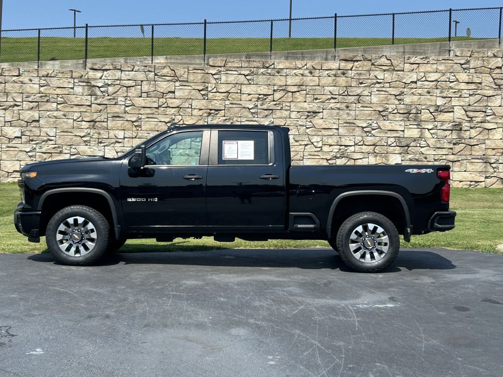 2024 Chevrolet Silverado 1500 Image 2