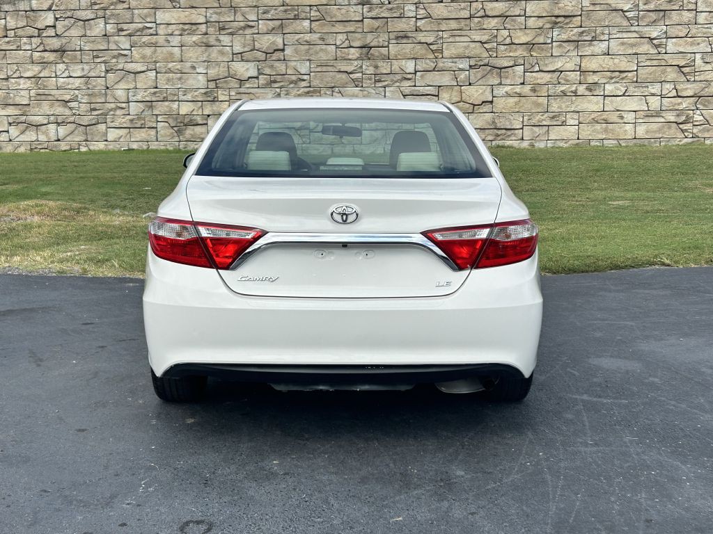 2016 Toyota Camry Image 5
