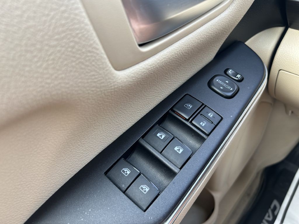 2016 Toyota Camry Image 7