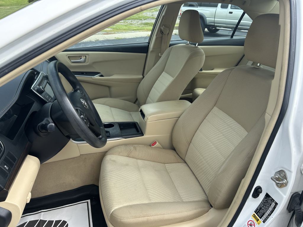 2016 Toyota Camry Image 8