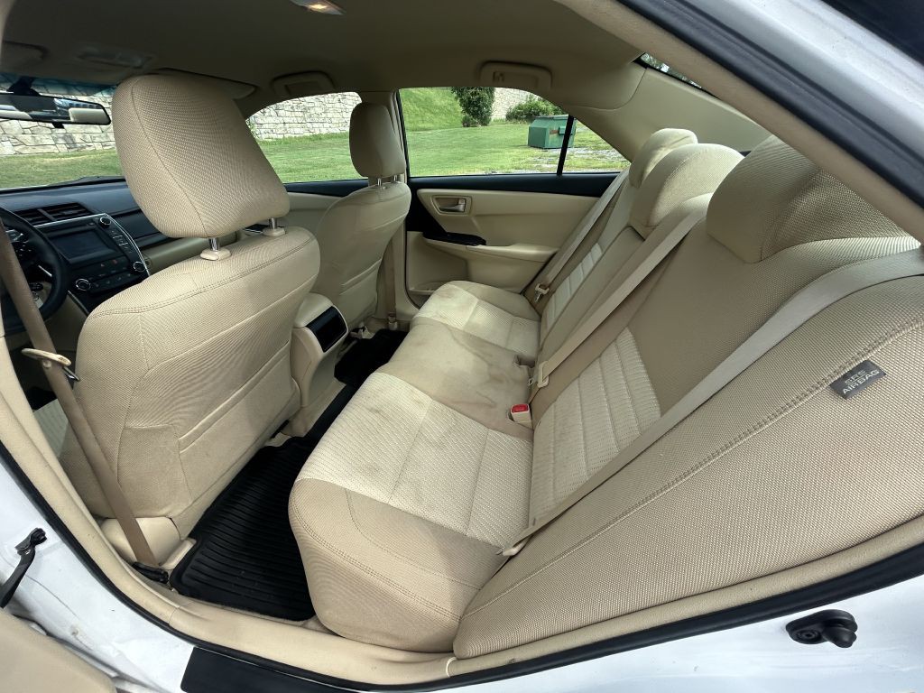 2016 Toyota Camry Image 10