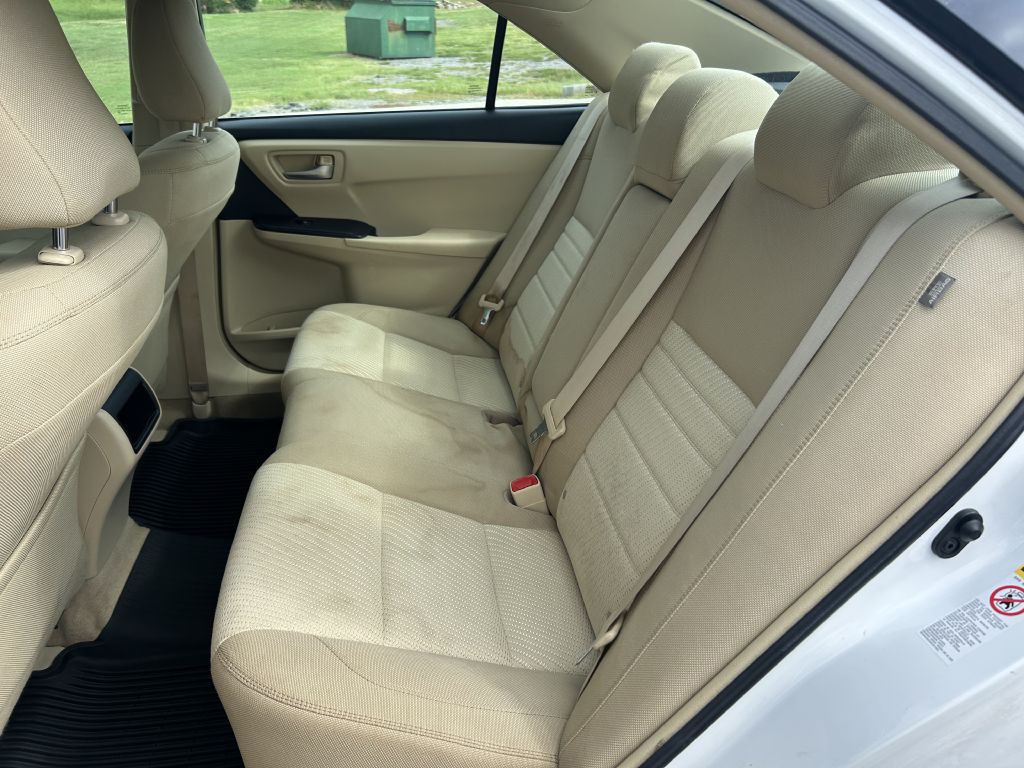 2016 Toyota Camry Image 11