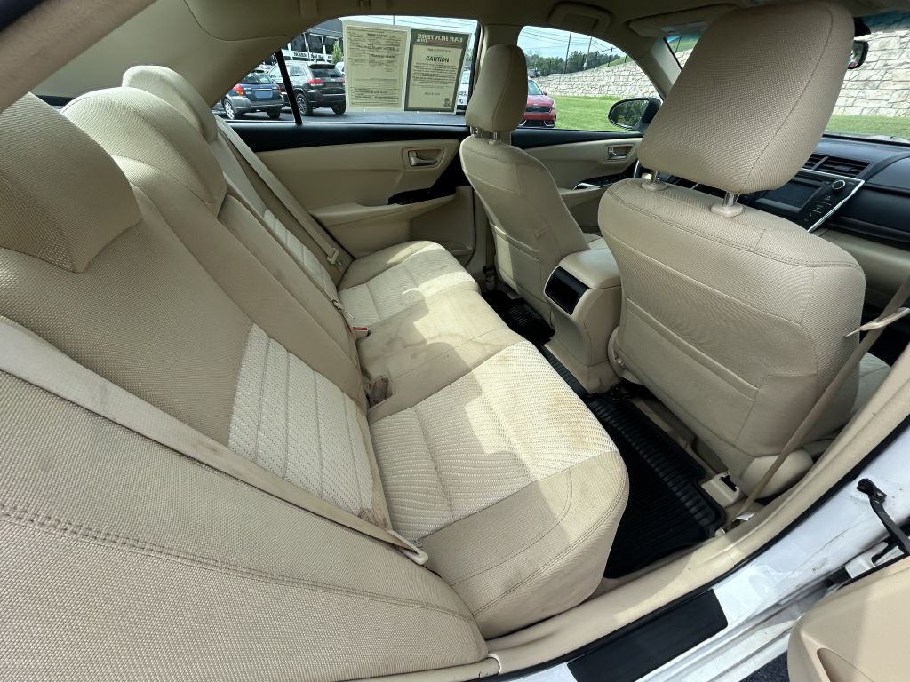 2016 Toyota Camry Image 13