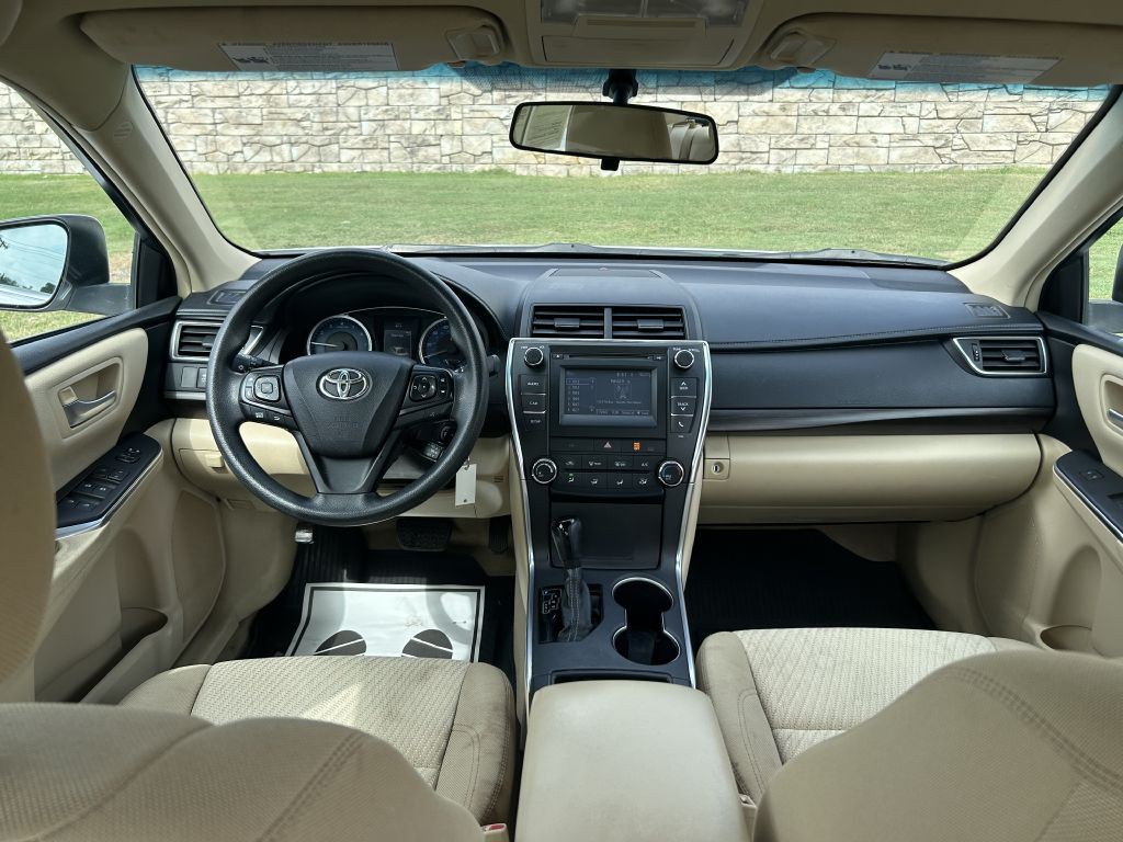 2016 Toyota Camry Image 14