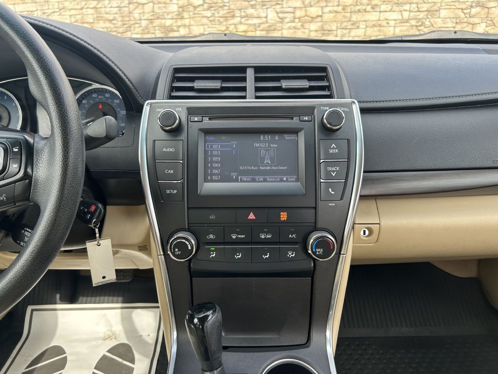 2016 Toyota Camry Image 15