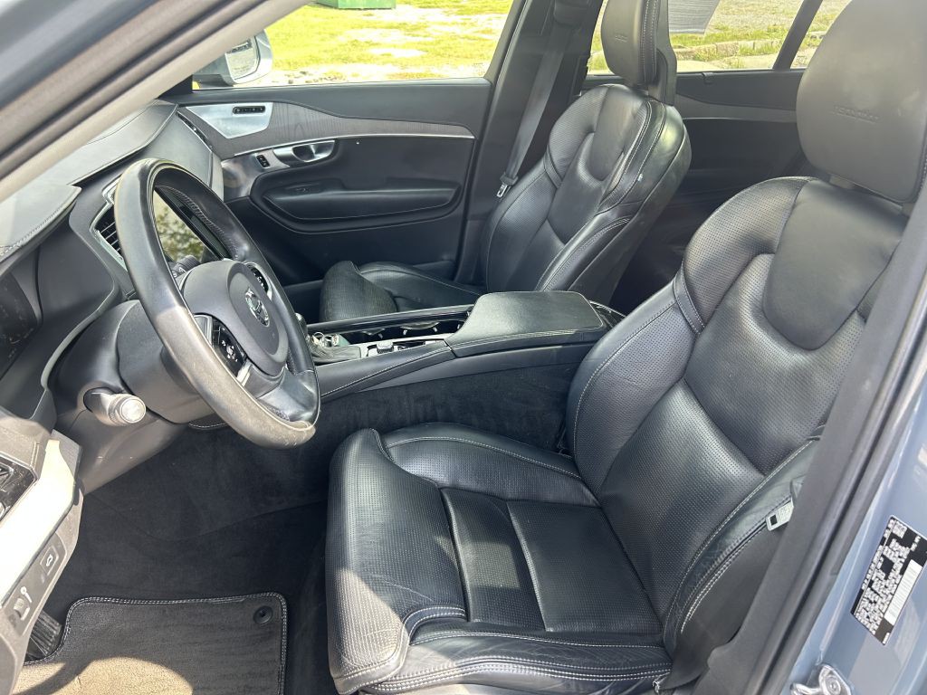 2020 Volvo XC90 Image 8