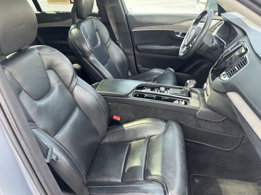 2020 Volvo XC90 Image 21
