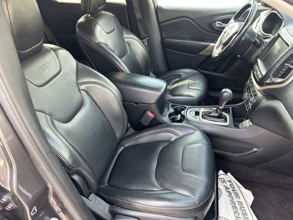 2018 Jeep Cherokee Image 16