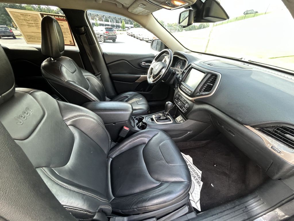 2018 Jeep Cherokee Image 17