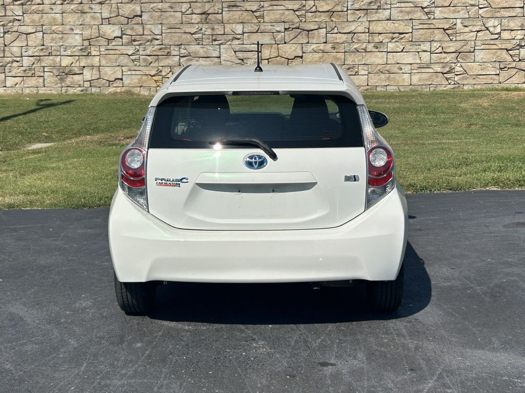 2013 Toyota Prius Image 5