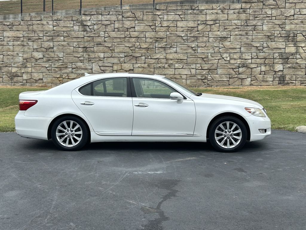 2010 Lexus LS 460 Image 3