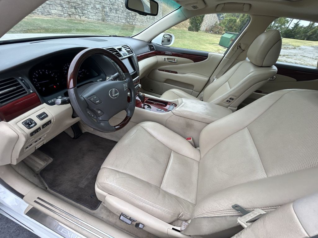 2010 Lexus LS 460 Image 9