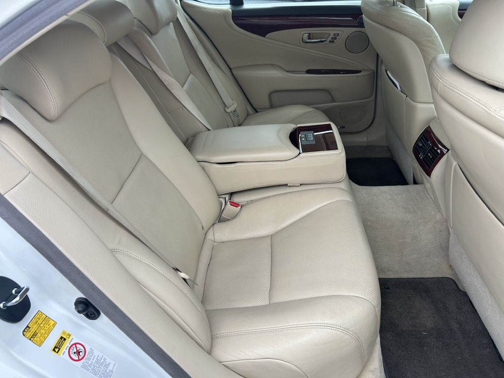 2010 Lexus LS 460 Image 12