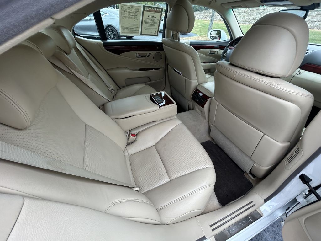 2010 Lexus LS 460 Image 13