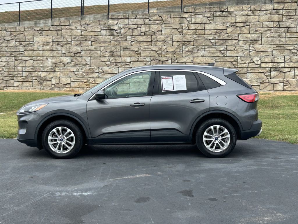 2021 Ford Escape Image 2