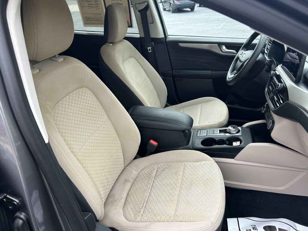 2021 Ford Escape Image 17