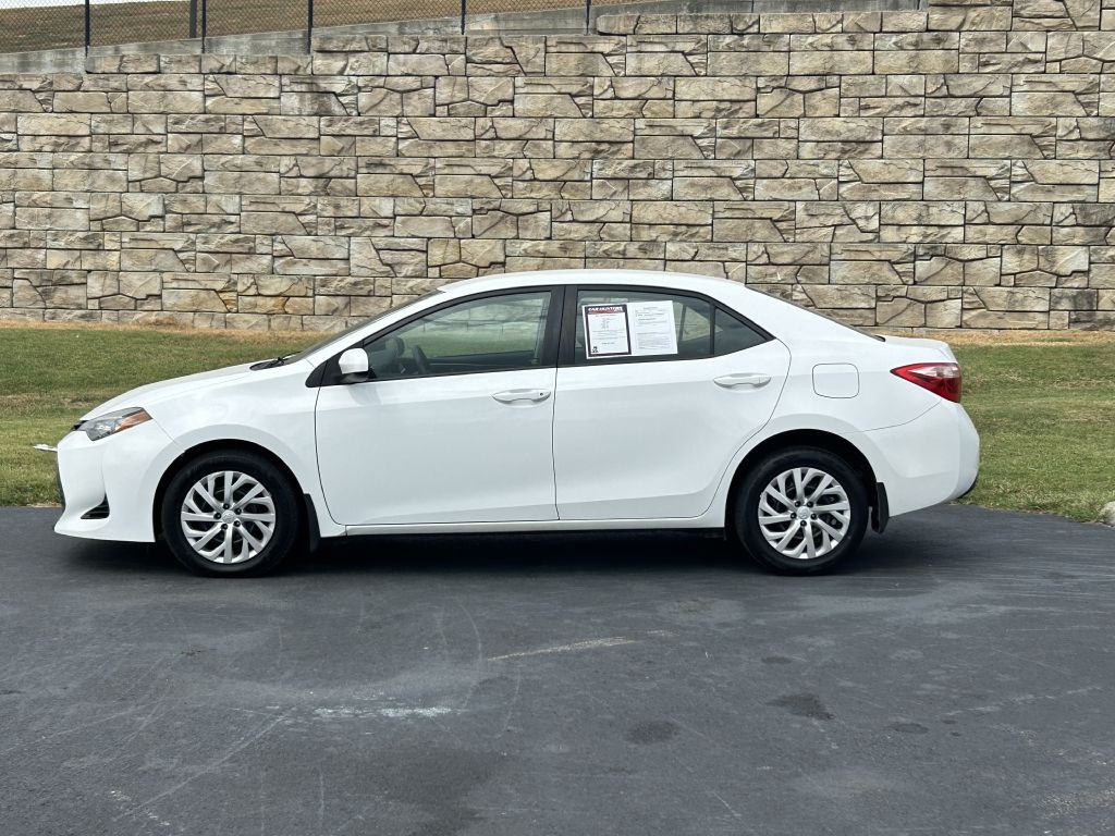 2017 Toyota Corolla Image 2