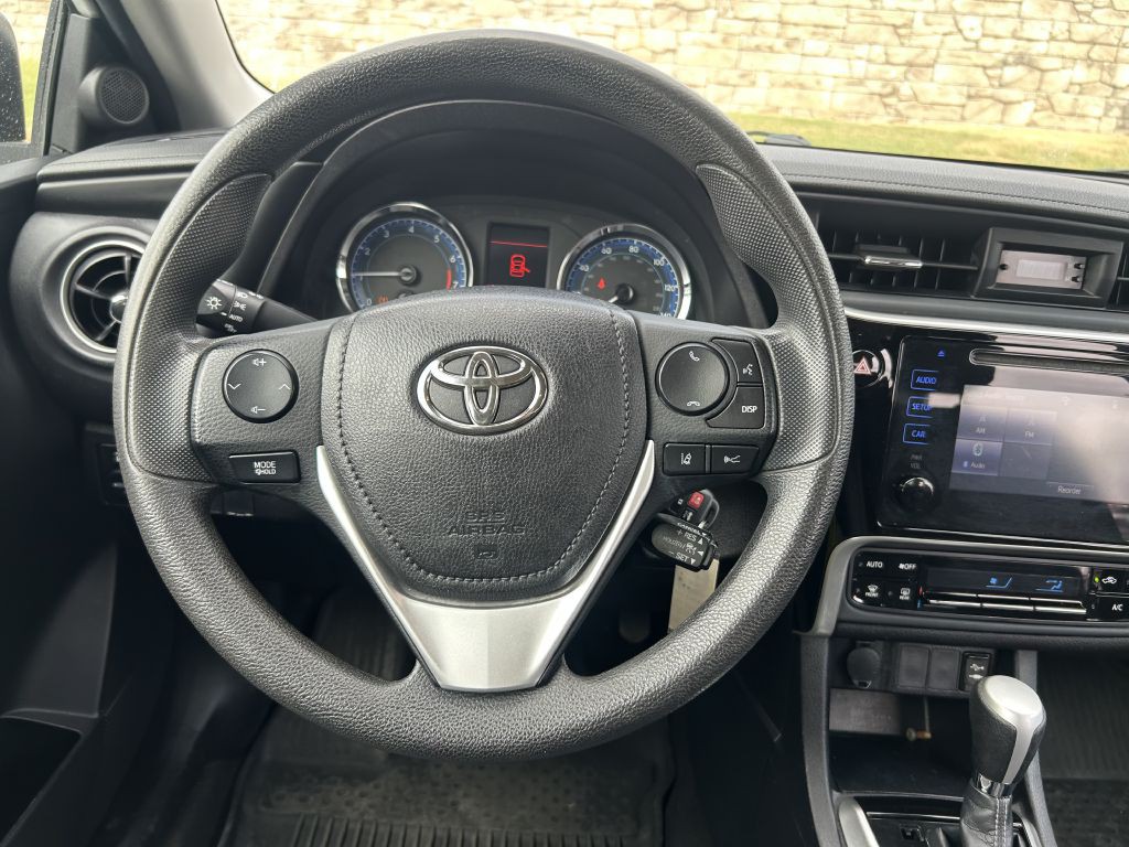 2017 Toyota Corolla Image 16