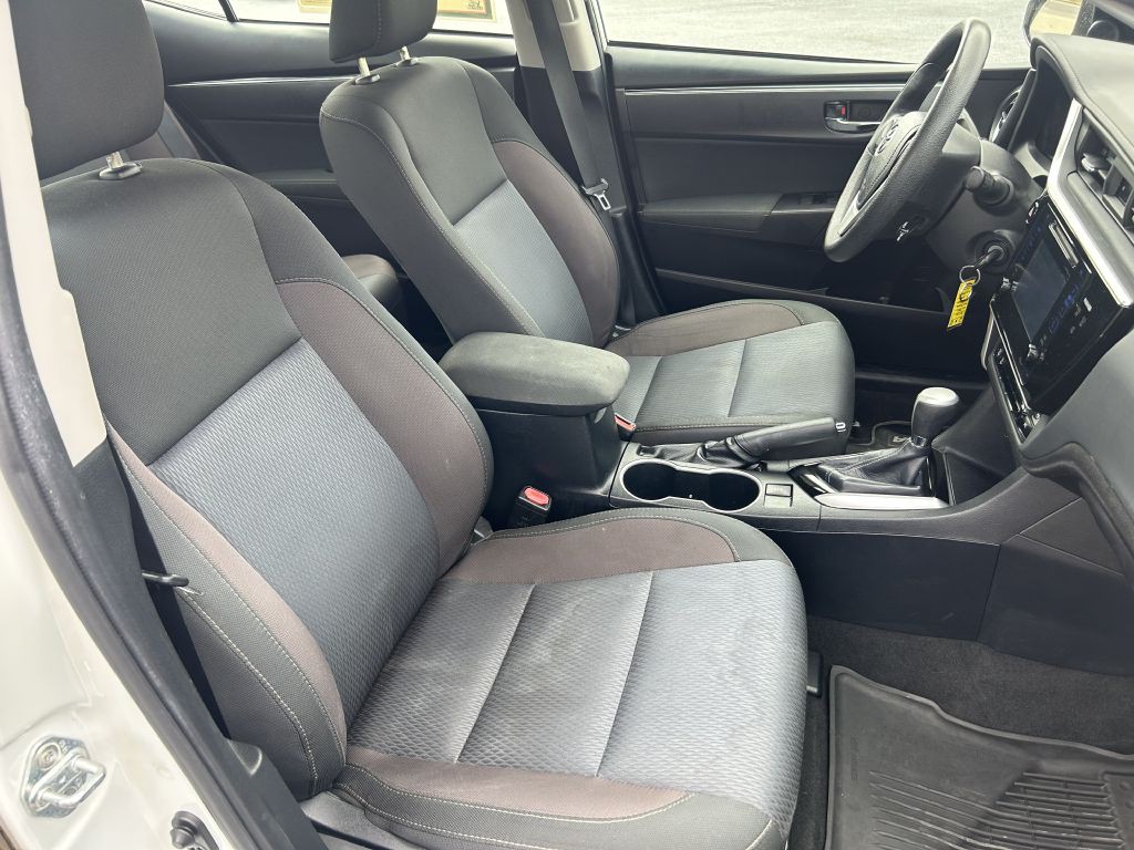 2017 Toyota Corolla Image 17