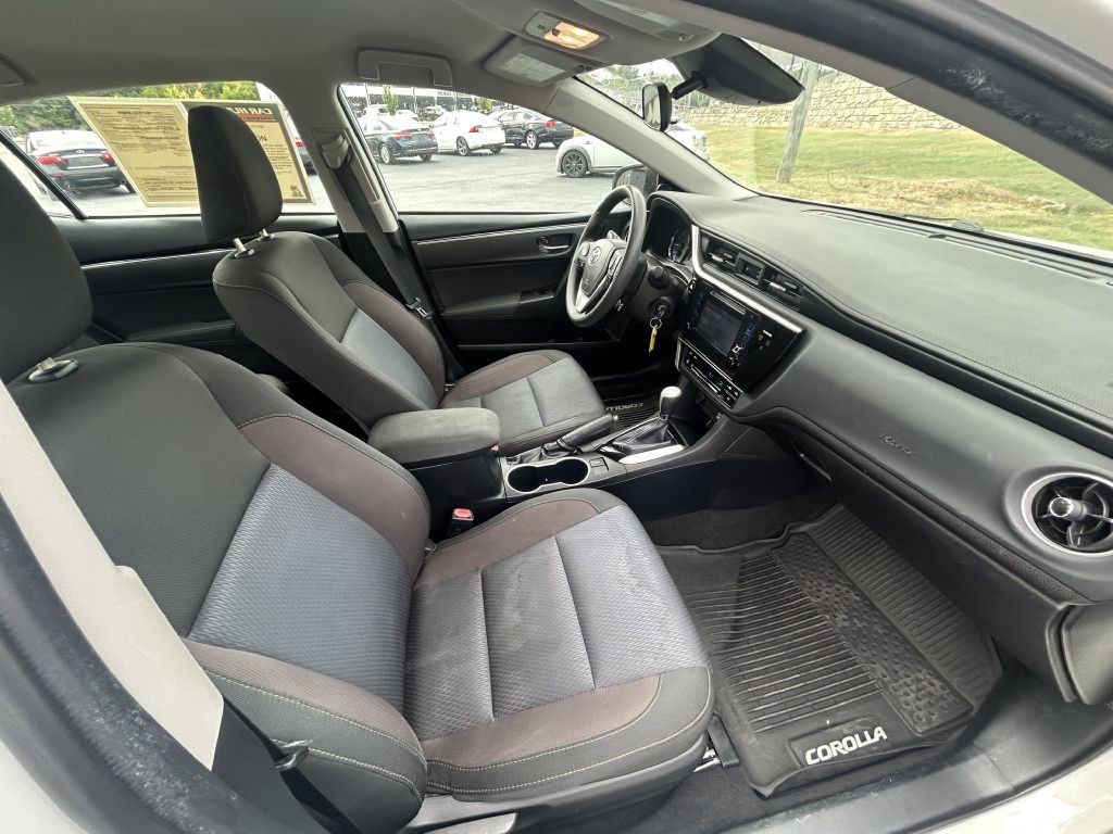 2017 Toyota Corolla Image 18
