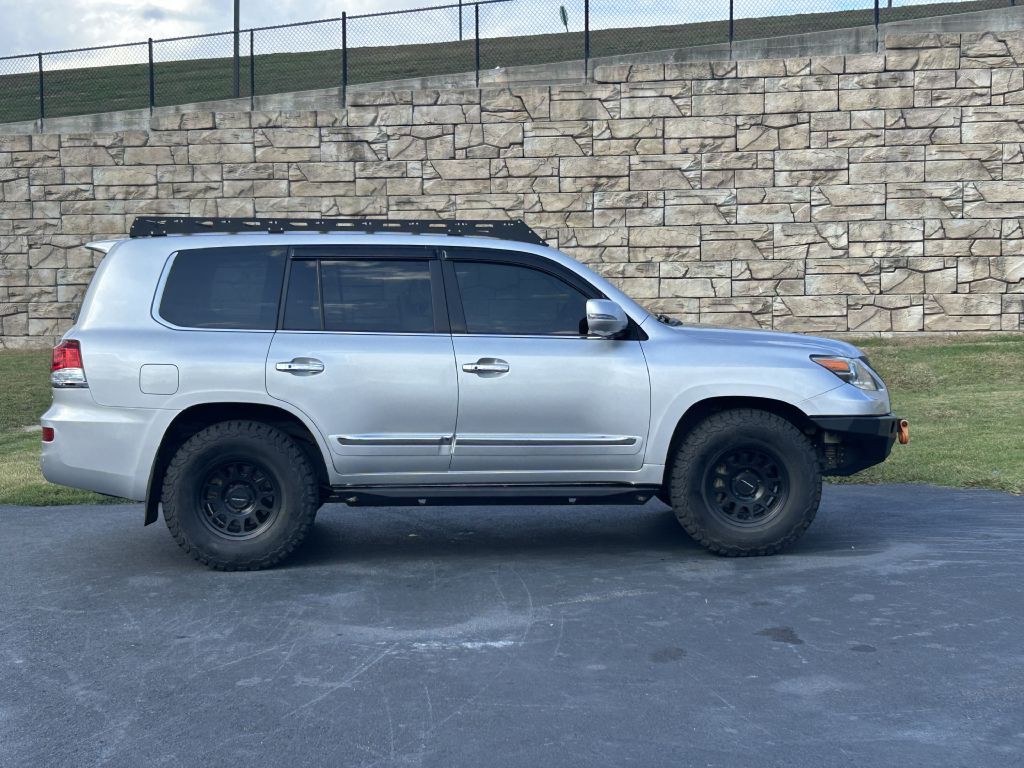 2013 Lexus LX Image 3