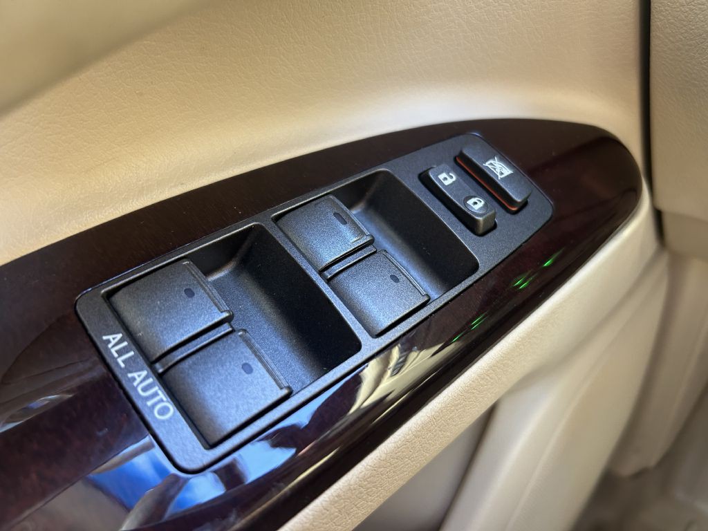2013 Lexus LX Image 7