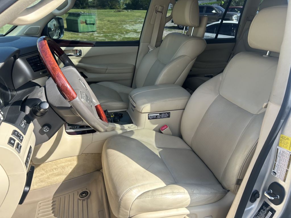2013 Lexus LX Image 8