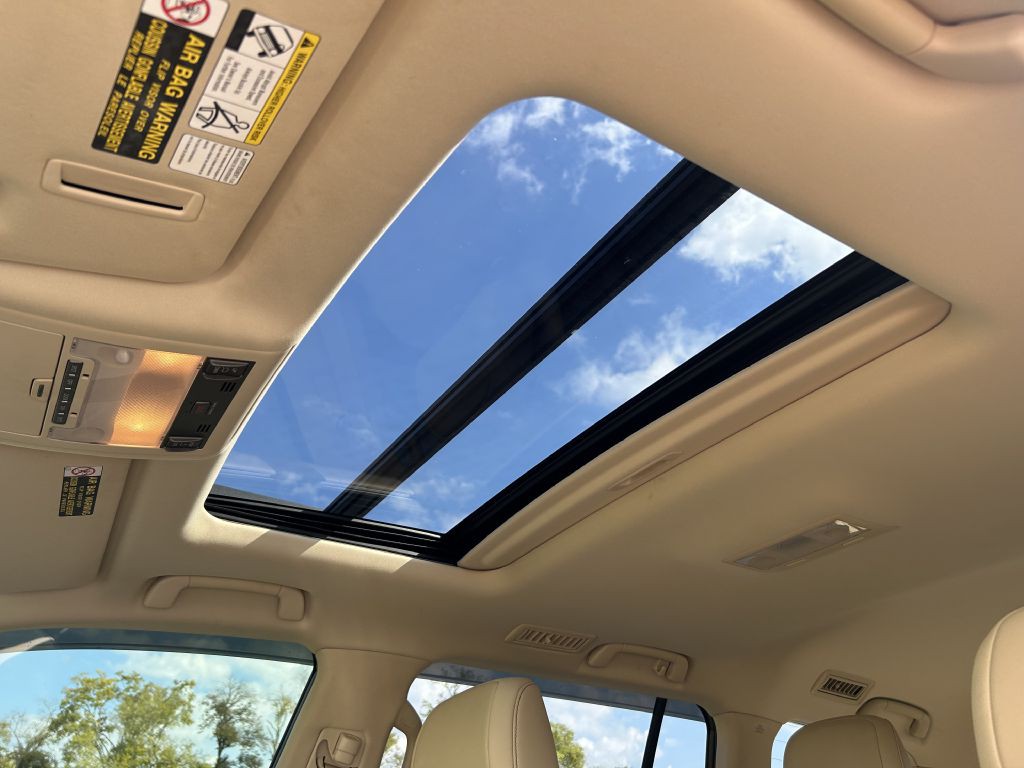 2013 Lexus LX Image 10