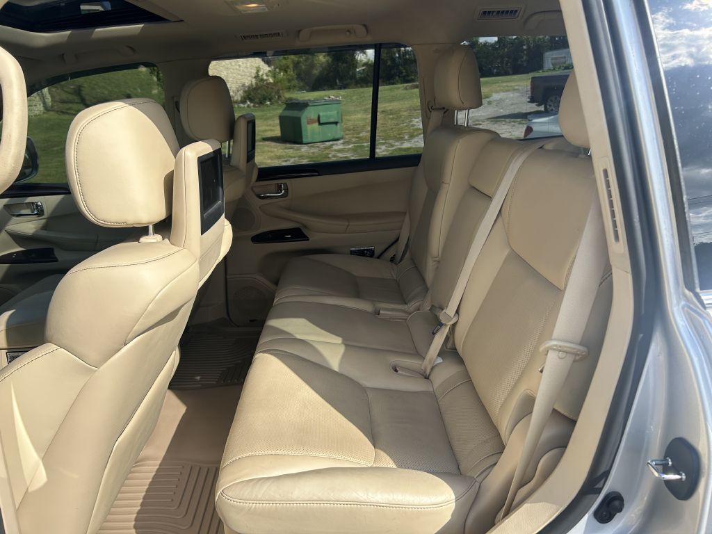 2013 Lexus LX Image 11