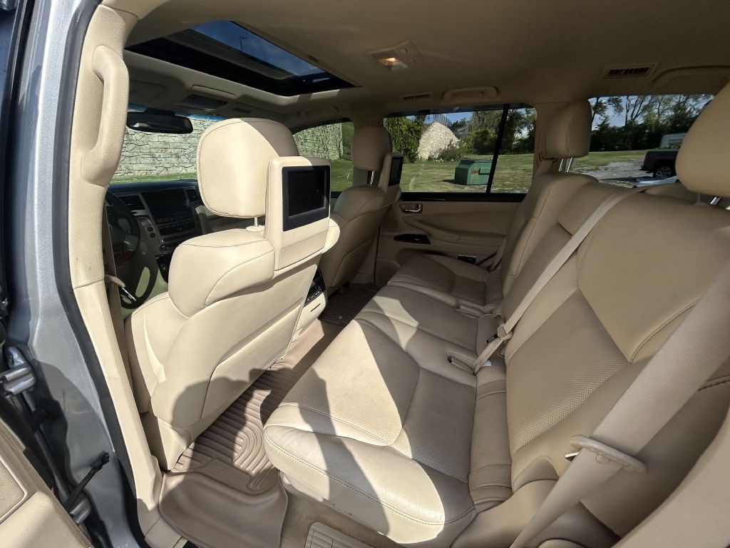 2013 Lexus LX Image 12