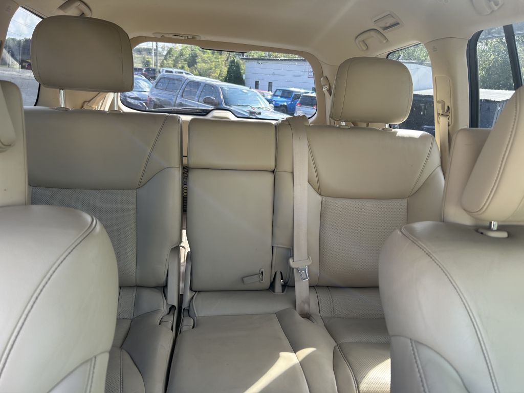 2013 Lexus LX Image 23