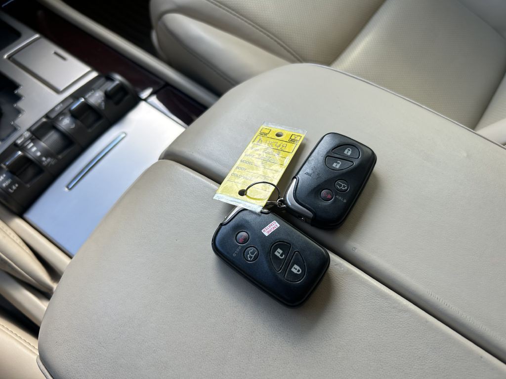 2013 Lexus LX Image 26