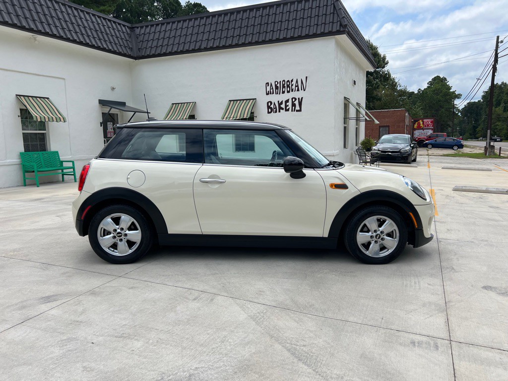 2015 MINI Cooper Image 2
